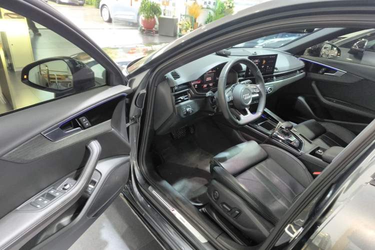 Used Audi A4L 2023 40 TFSI Luxury Dynamic Model
