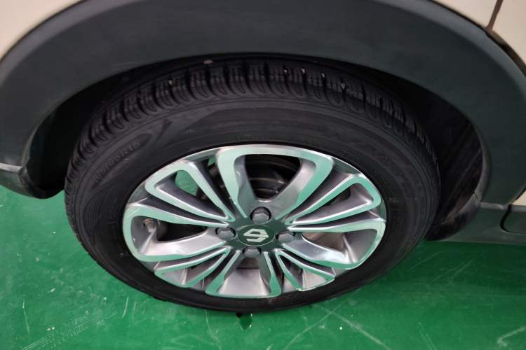 Used Leapmotor T03 2022 Glazed Edition Right Rear Wheel Hub