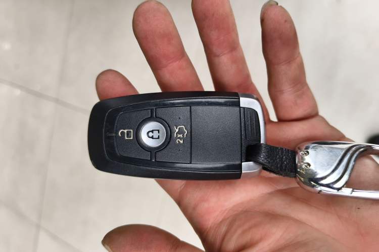 Used Ford Edge 2018 Facelifted EcoBoost 245 Two-Wheel-Drive Platinum Edition 5 Seats China V Emission Standard Vehicle Key