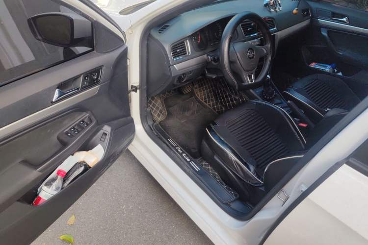 Used Volkswagen Lavida 2017 1.6L Automatic Fashion Edition
