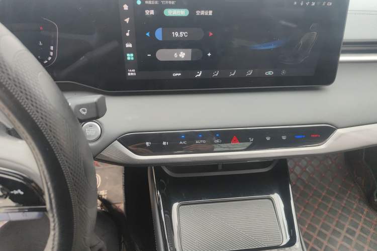 Used CHANGAN Ruicheng PLUS 2023 1.5T DCT Prestige Edition Audio And AC Panel