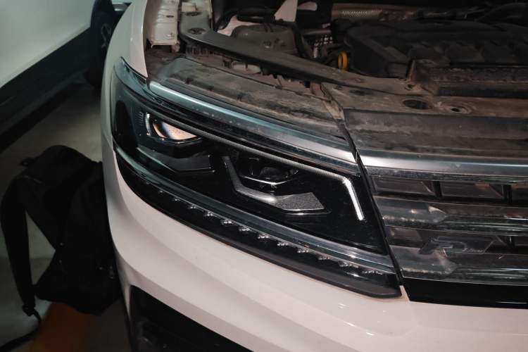 Used Volkswagen Tiguan L 2019 330TSI Automatic Two-Wheel Drive R-Line Flagship Model China VI Standard
