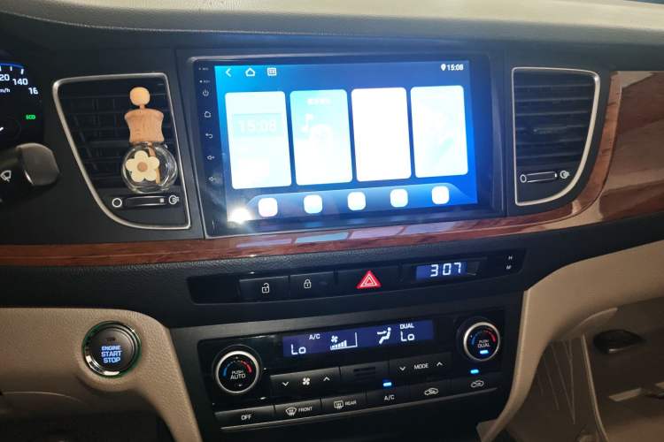 Used Hyundai Mistra 2014 1.8L Automatic Deluxe DLX Model Audio And AC Panel