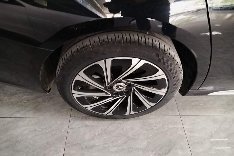 Used Mercedes-Benz E-Class 2024 E 300 L Luxury Model Right Rear Wheel Hub