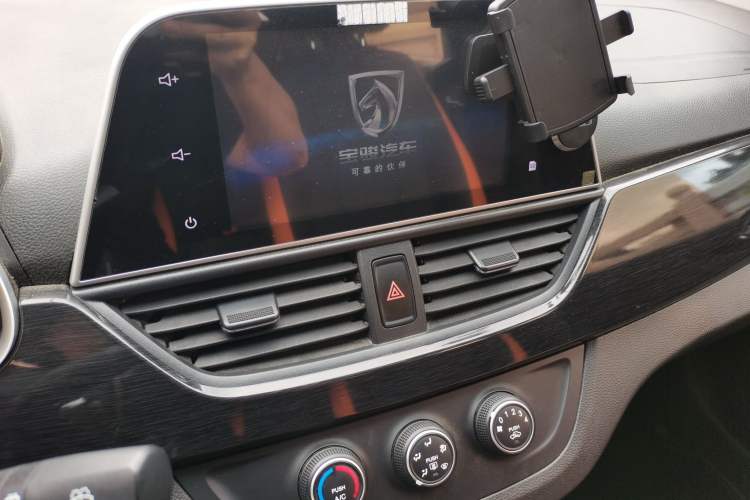 Used Baojun 310 2017 1.5L Automatic Fashion Model