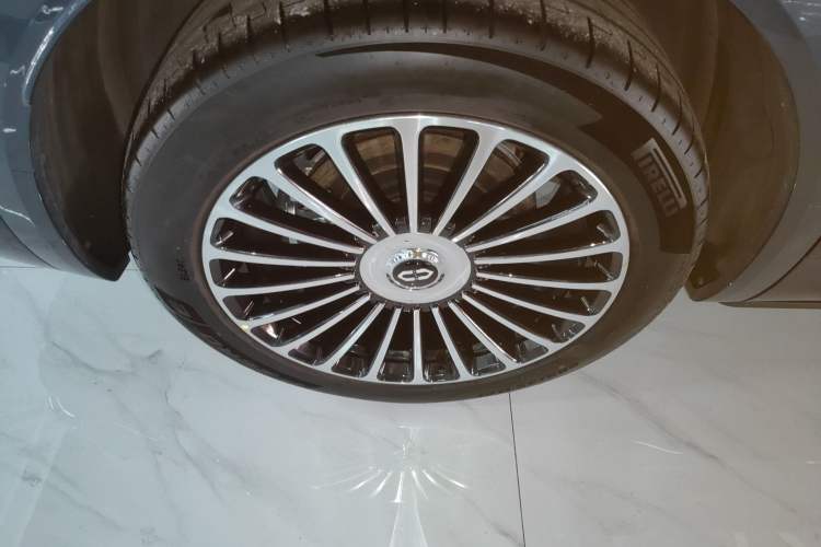 Used Hima AITO M8 2025 Extended-Range Ultra Version 53.4 kWh 5-Seater Edition
