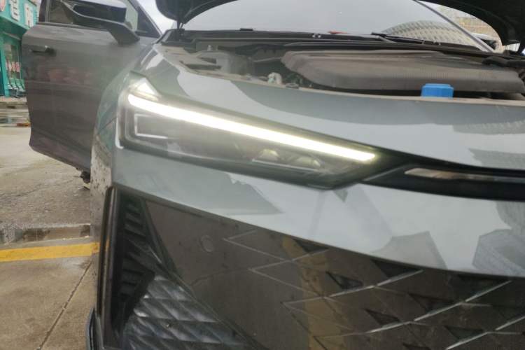 Used CHANGAN UNI-V 2024 1.5T Prestige Sport Edition