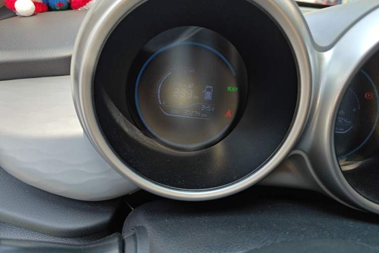 Used ORA Black Cat 2021 351 km Standard Version Odometer Close Up