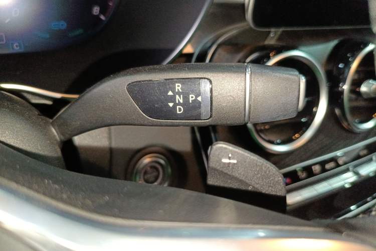 Used Mercedes-Benz C-Class 2019 Restyled C 260 L Sport Edition Gear Lever