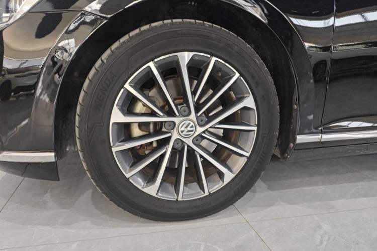 Used Volkswagen Magotan 2020 380TSI DSG Luxury Version Left Front Wheel Hub