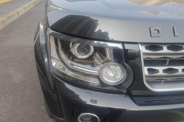 Used Land Rover Discovery 2016 3.0 SC V6 SE Right Front Headlight