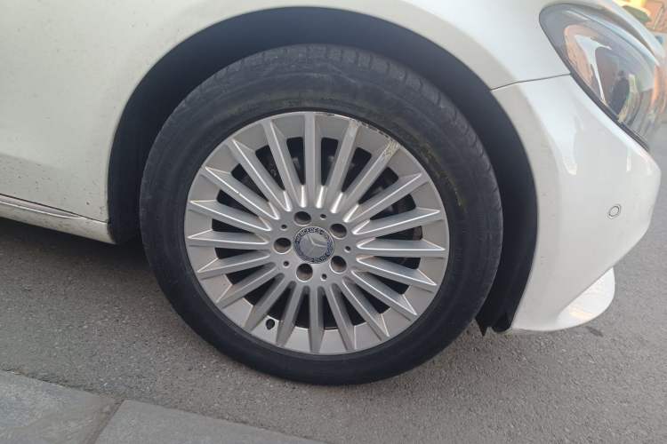 Used Mercedes-Benz C-Class 2015 Facelift C 200 L