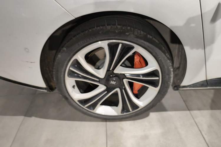 Used IM L7 2022 Pro Model Right Rear Wheel Hub