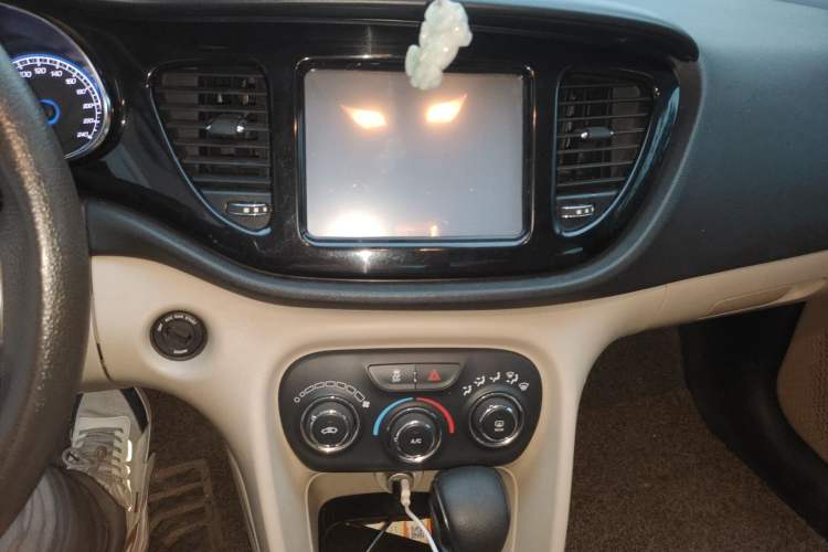 Used Fiat Viaggio 2012 1.4T Automatic Enjoyment Edition Audio And AC Panel