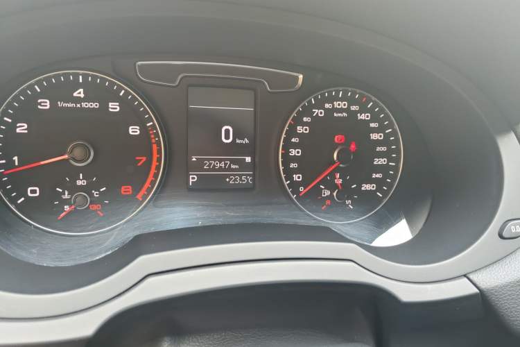 Used Audi Q3 2018 30th Anniversary Edition 30 TFSI Fashion Model Odometer Close Up