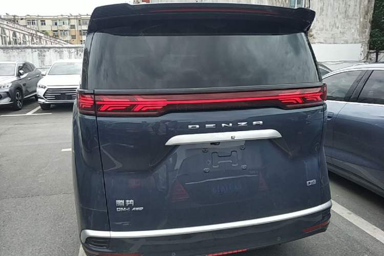 Used Denza D9 2022 DM-i 970 Four-Wheel Drive Prestige Model