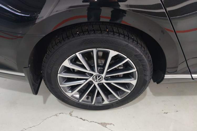 Used Volkswagen Magotan 2020 330TSI DSG Luxury Edition Right Rear Wheel Hub