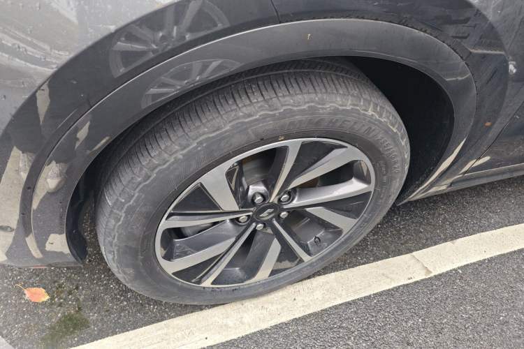 Used Li Auto ONE 2021 Extended-Range 6-Seater Version Left Front Wheel Hub