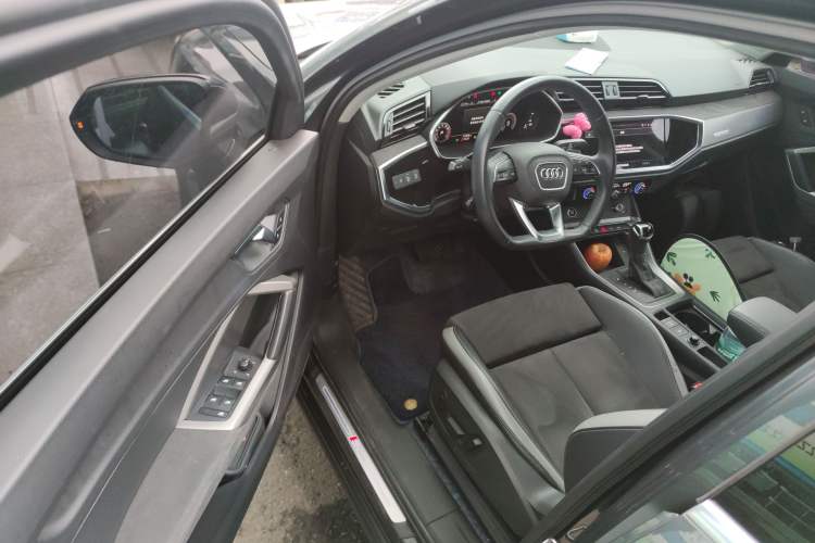 Used Audi Q3 2023 35 TFSI Fashion Dynamic Model (1.4T)
