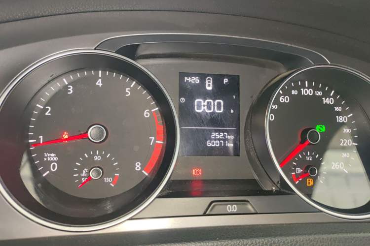 Used Volkswagen Golf 2016 1.6L Automatic Fashion Model Instrument Cluster