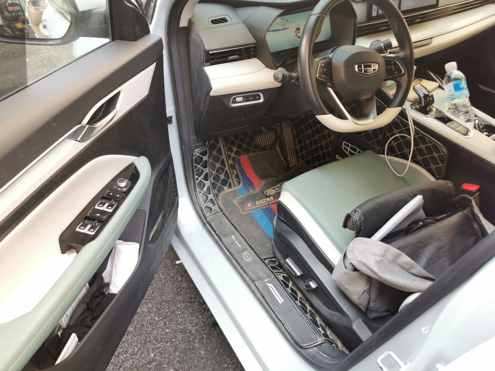 Geely Auto Emgrand L HiP 2022 1.5TD-DHT Pro 100KM Super Rui — снимка 16