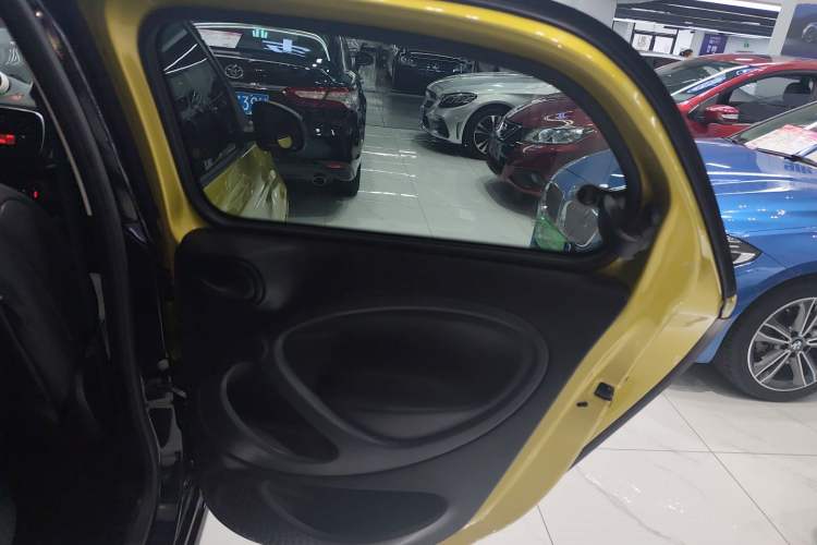 Used smart forfour 2016 1.0L 52 kW Dynamic Edition