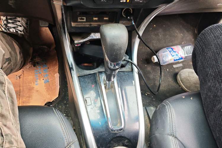 Used Honda Crider 2015 1.8L automatic luxury edition
