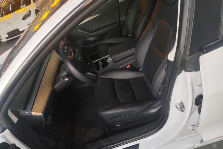 Used Tesla Model 3 2022 Rear-Wheel-Drive Version Left Front Seat
