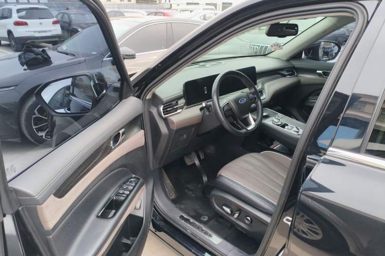 Used Ford Equator 2023 EcoBoost 225 Premier 7-Seater (2/3/2)
