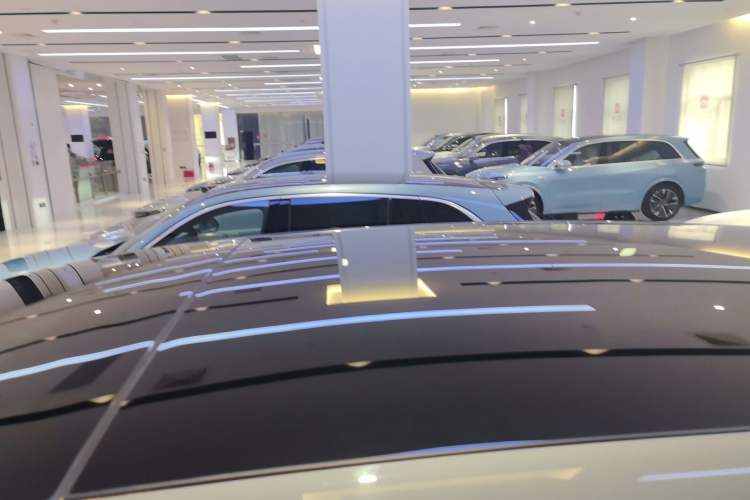 Used Li Auto L8 2025 Ultra Smart Refreshed Edition Roof