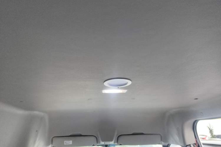 Used Ford Transit Custom 2013 2.4T Diesel Economical Long-Wheelbase Mid-Roof China IV Standard