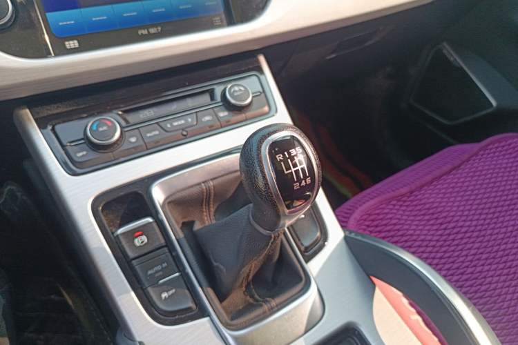 Used Geely Auto Emgrand X7 Sport 2016 2.0L Manual Smart Connect Version