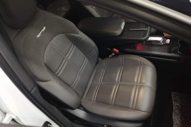 Used Hongqi EH7 2024 820 Pro Right Front Seat