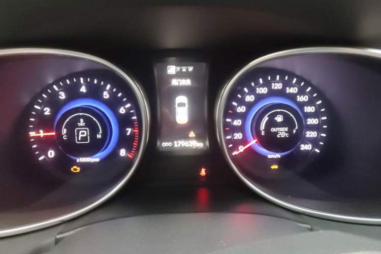 Used Hyundai Santa Fe 2013 2.4L Automatic 2WD Comfort Edition

