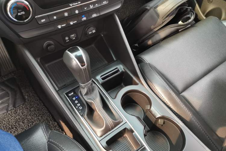 Used Hyundai Tucson 2015 1.6T Dual-Clutch Two-Wheel-Drive Smart Model Gear Lever