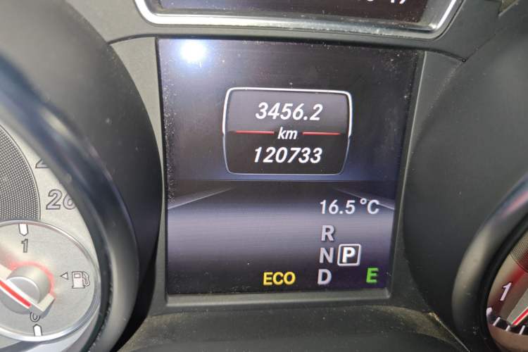 Used Mercedes-Benz CLA 2014 CLA 260 4MATIC Odometer Close Up