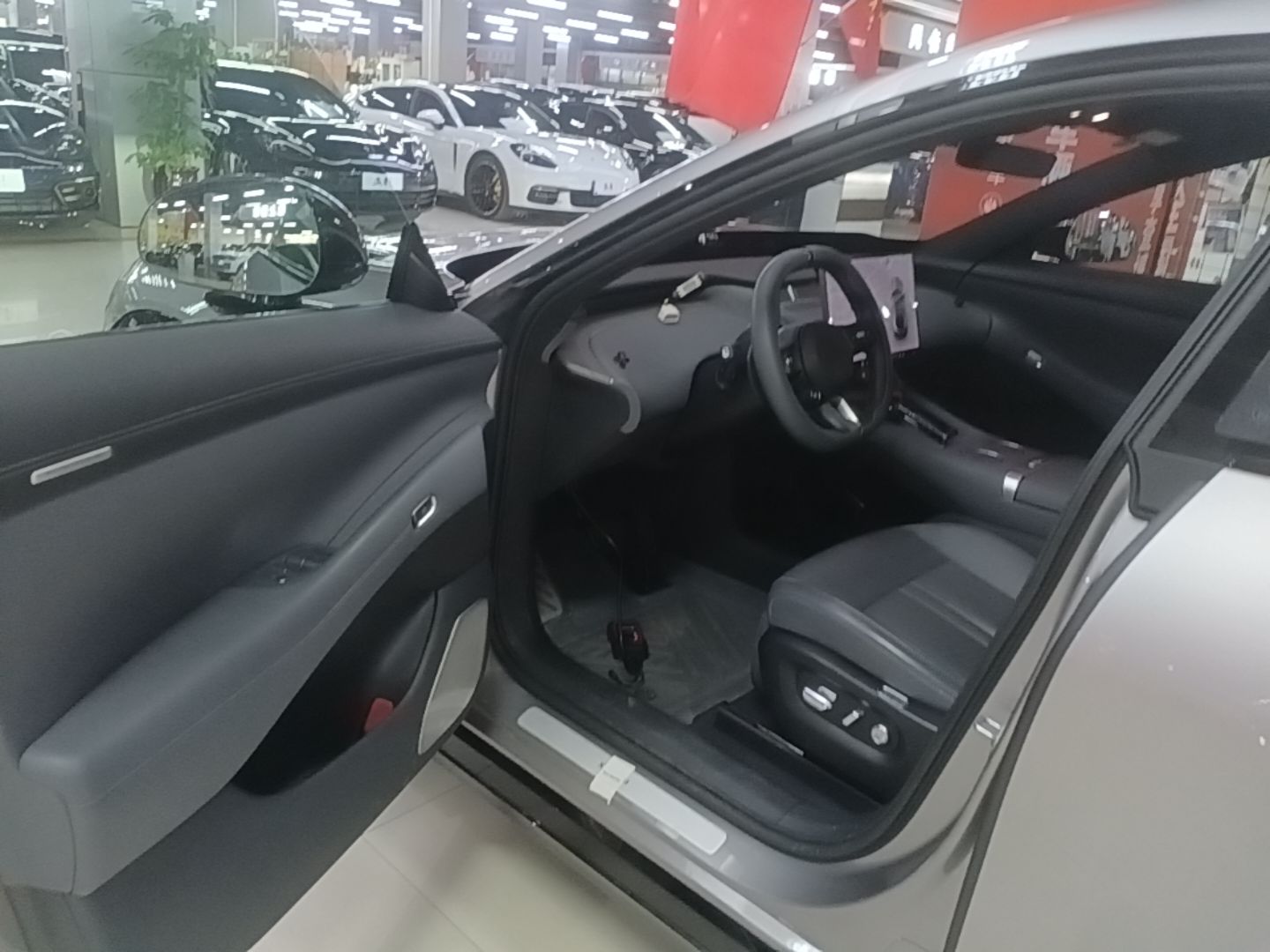 Xiaomi Auto YU7 2025 Ultra-Long Range Rear-Wheel Drive Version — снимка 20
