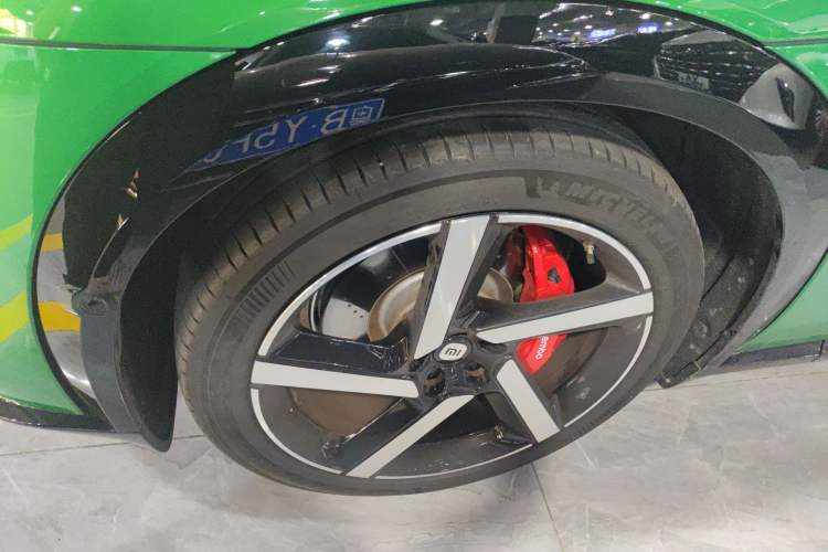 Used Xiaomi Auto YU7 2025 Ultra-Long Range High-Performance All-Wheel-Drive Max Edition Exterior 4