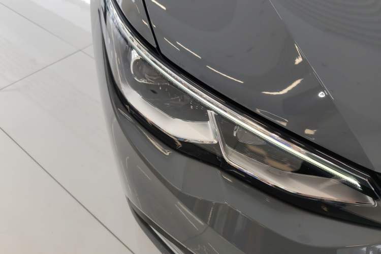 Used Volkswagen Golf 2021 280TSI DSG 30th Anniversary Edition Right Front Headlight