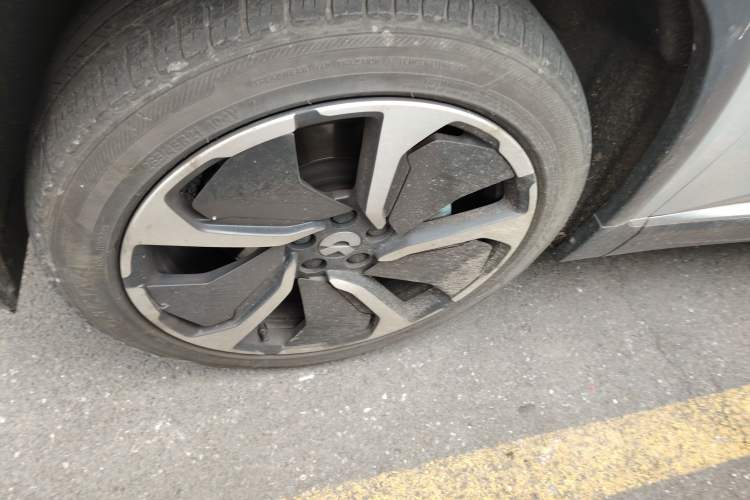 Used Nio ES8 2020 450 km Range 6-Seater Version Left Front Wheel Hub