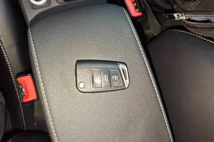 Used Volkswagen Golf 2018 230TSI Automatic Luxury Version
