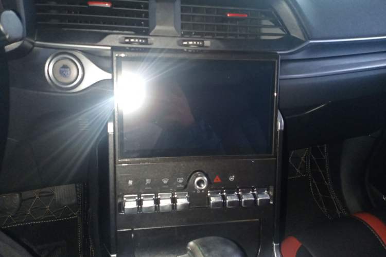 Used Haval H4 2018 Red-Label 1.5 GDIT DCT Fashion Edition Audio And AC Panel