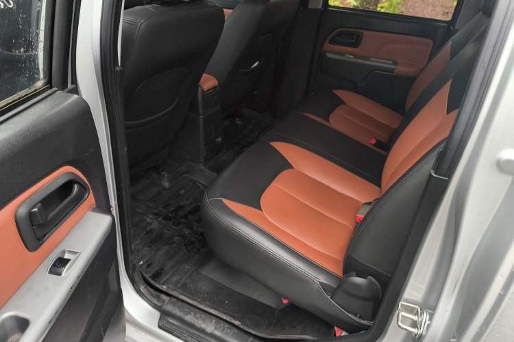 Used Great Wall Wingle 5 2017 2.8T Classic Edition Two-Wheel Drive Big Double-Cab GW2.8TC-2
