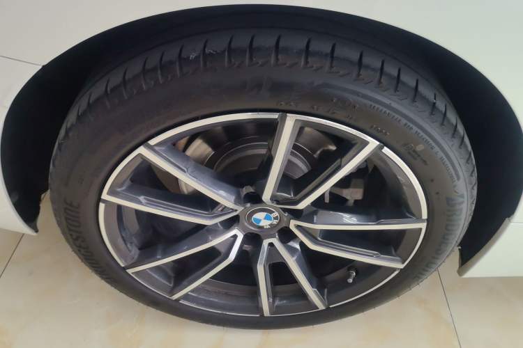 Used BMW 3 Series 2023 325Li M Sport Package Exterior 5