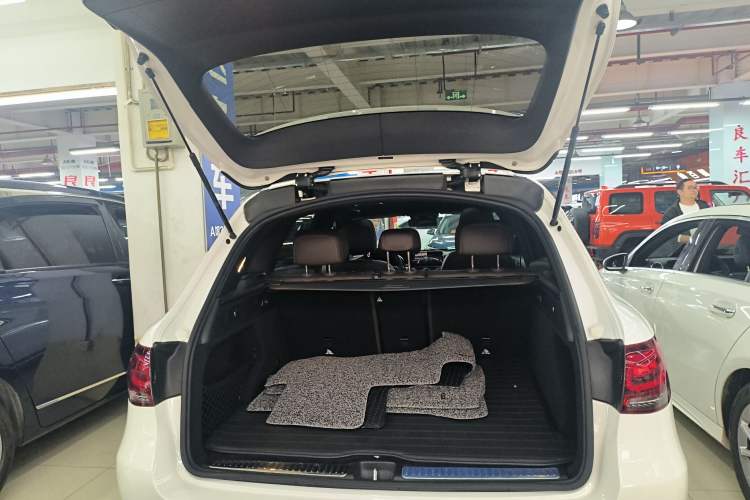 Used Mercedes-Benz GLC 2022 GLC 300 L 4MATIC Dynamic Edition Prestige Model Trunk