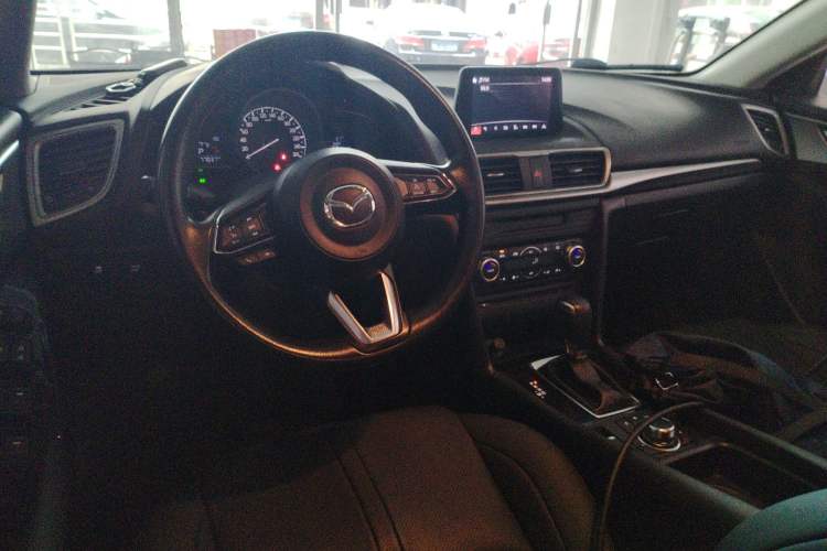 Used Mazda 3 Axela 2017 Hatchback 1.5L Automatic Luxury Model Emission Standard China V