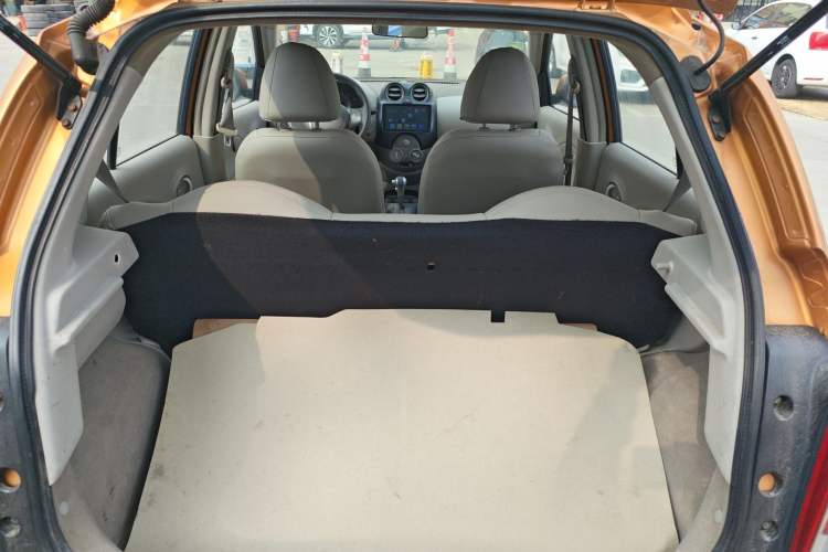 Used Nissan March 2010 1.5L Automatic Easy-Style Version
