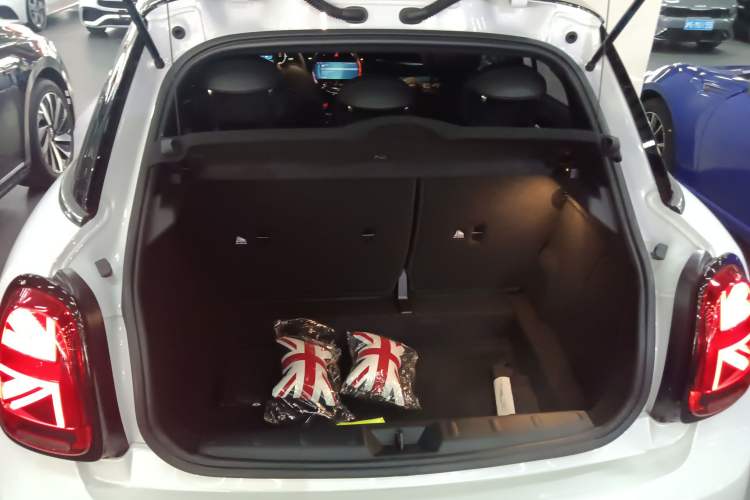 Used MINI MINI 2023 Facelift 2.0T COOPER S Artist Five-Door Edition