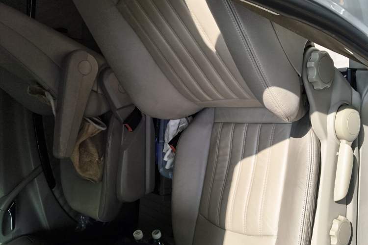 Used Mercedes-Benz Viano 2013 3.0L Comfort Edition
