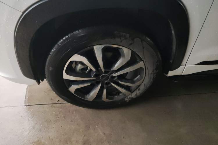 Used EXEED Zhuifeng C-DM 2022 1.5 TCI-DHT 105 km "Chengfeng Qi" Edition Left Front Wheel Hub